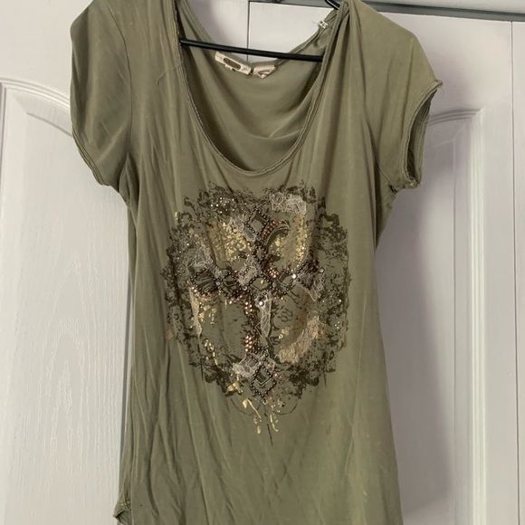 Tops - Army green cross t-shirt